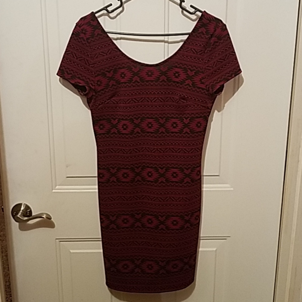 Soprano large fitted Aztec print dress